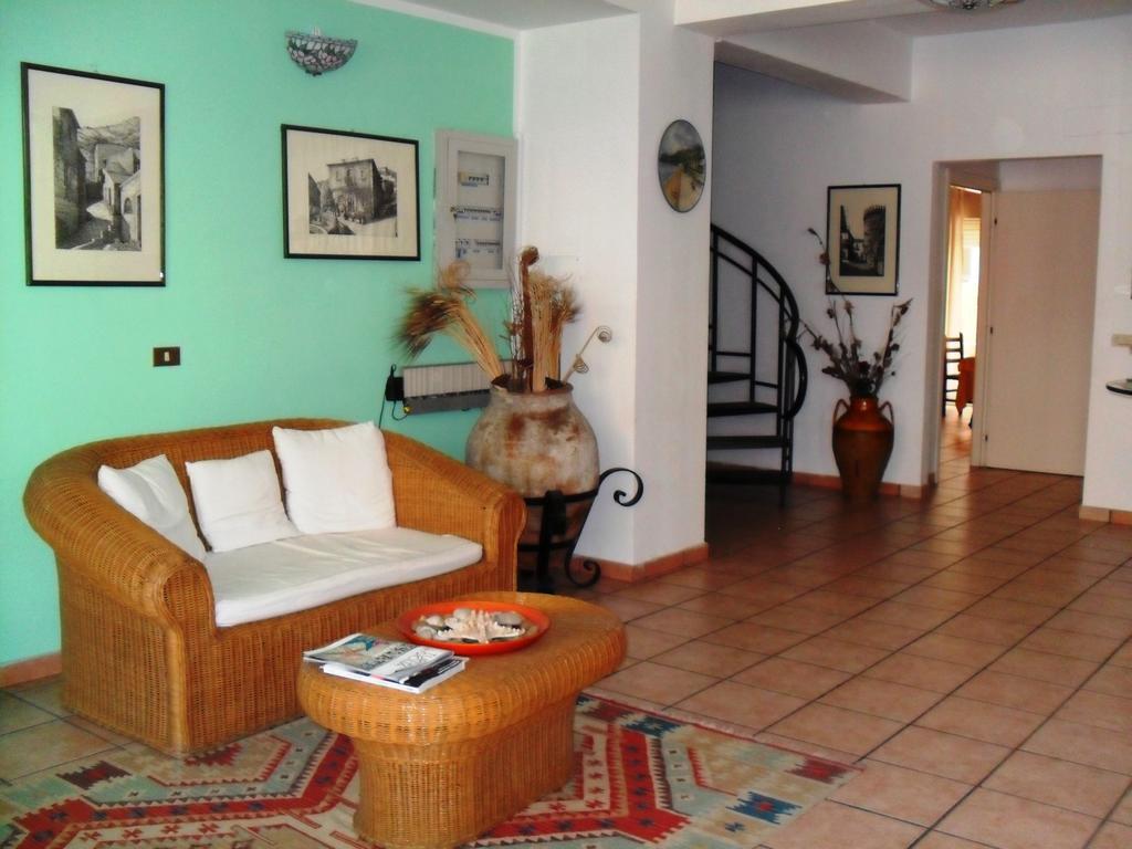 B&B La Grotta SantʼAlessio Siculo エクステリア 写真