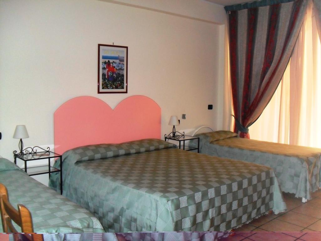B&B La Grotta SantʼAlessio Siculo エクステリア 写真